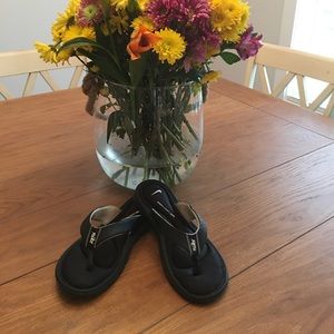 Nike flip flops